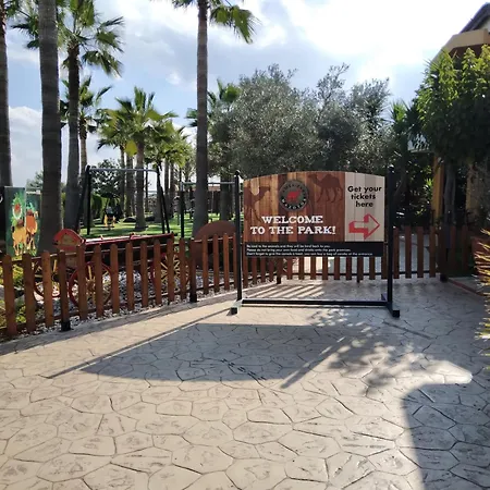 Semesterbostad Mersinera Paradise Garden 2